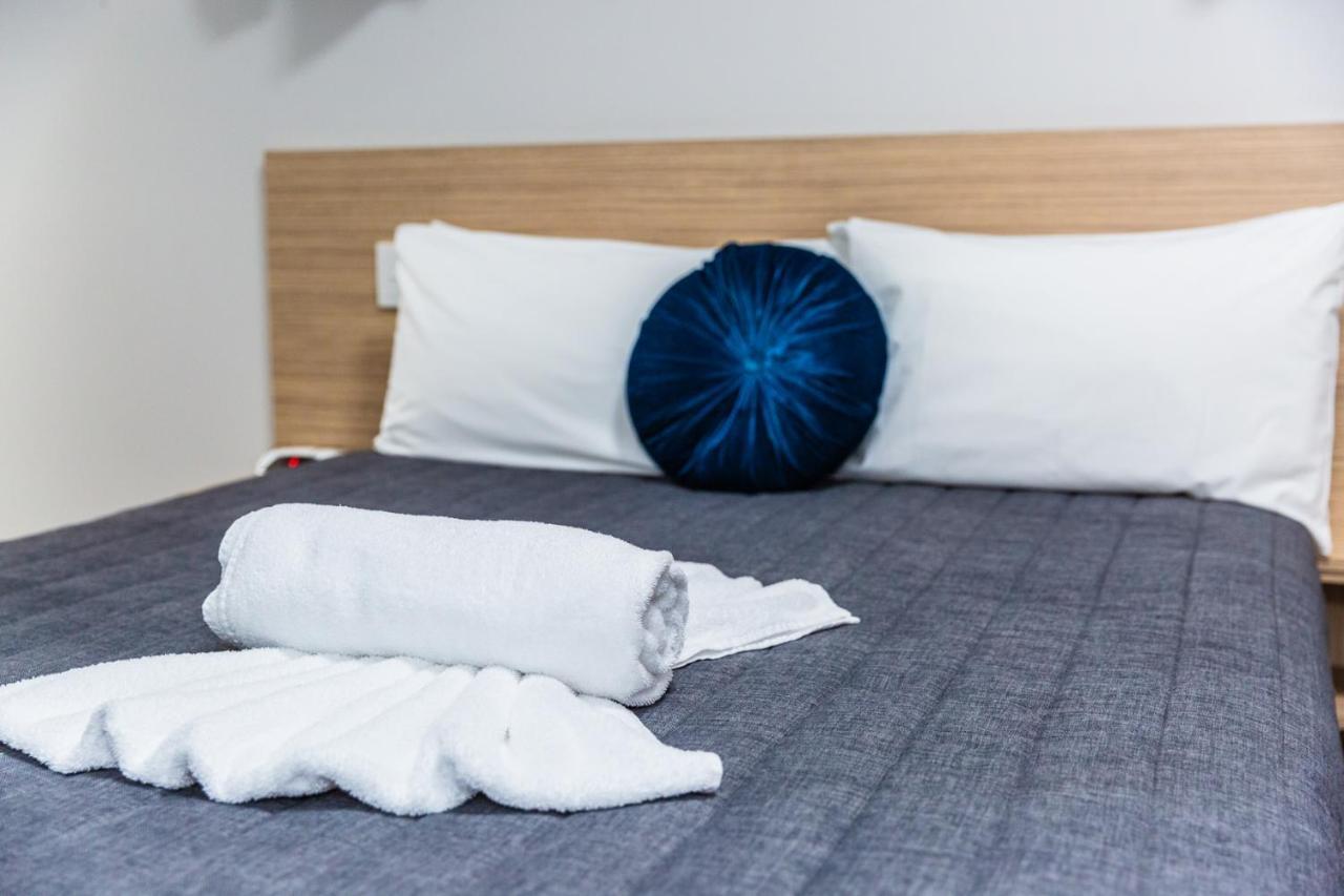 Lakes And Ocean Hotel 포스터 외부 사진